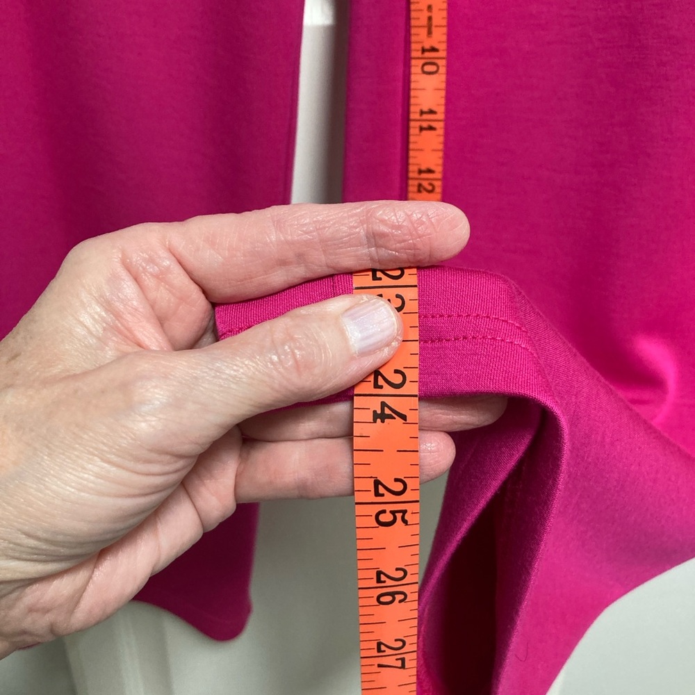 Women's Beautiful Air Essentials Two-Piece Set. Size Medium. - Picture 8 of 13